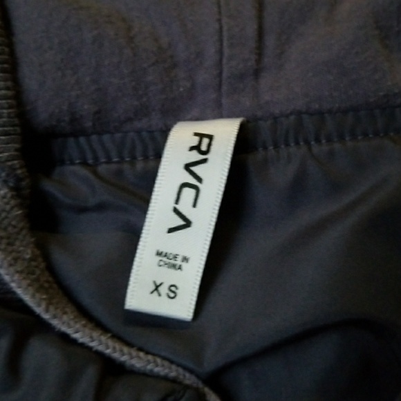 *SOLD* RVCA Jacket - Picture 4 of 6